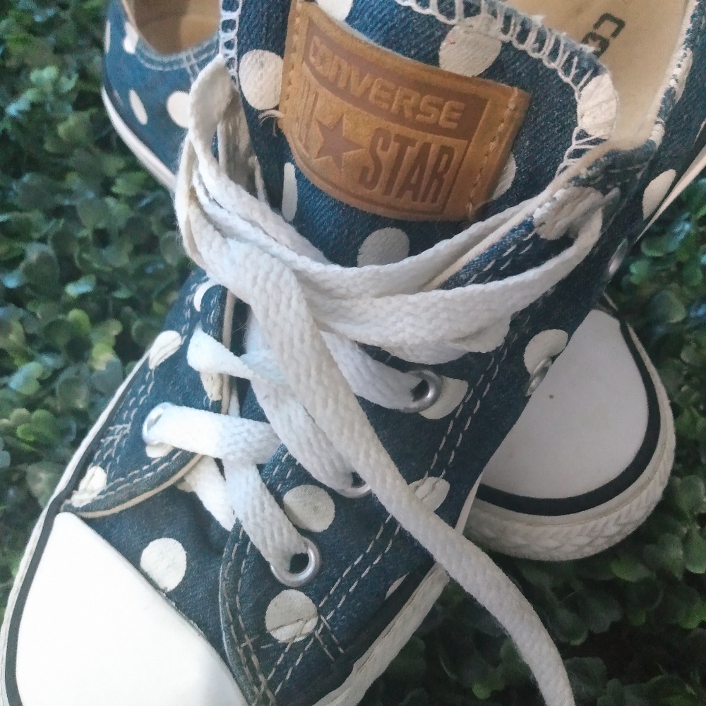 Converse sneaker